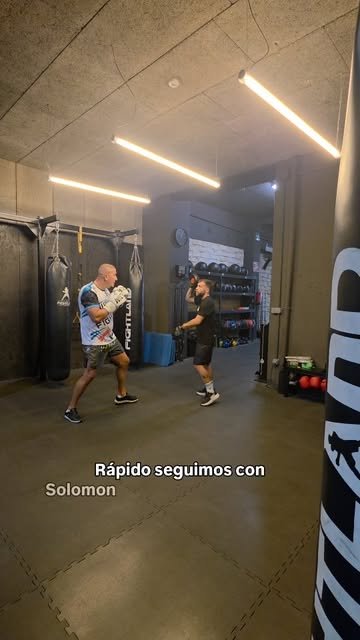 Trabajo de guardia y técnica de golpeo en Entrenando Boxeo Alicante